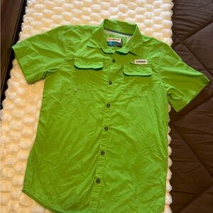 Magellan Outdoors Bright Green Casual Button Down Shirt